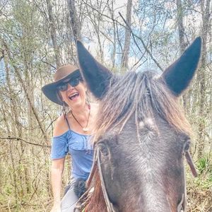 Meet your Posher, Denise